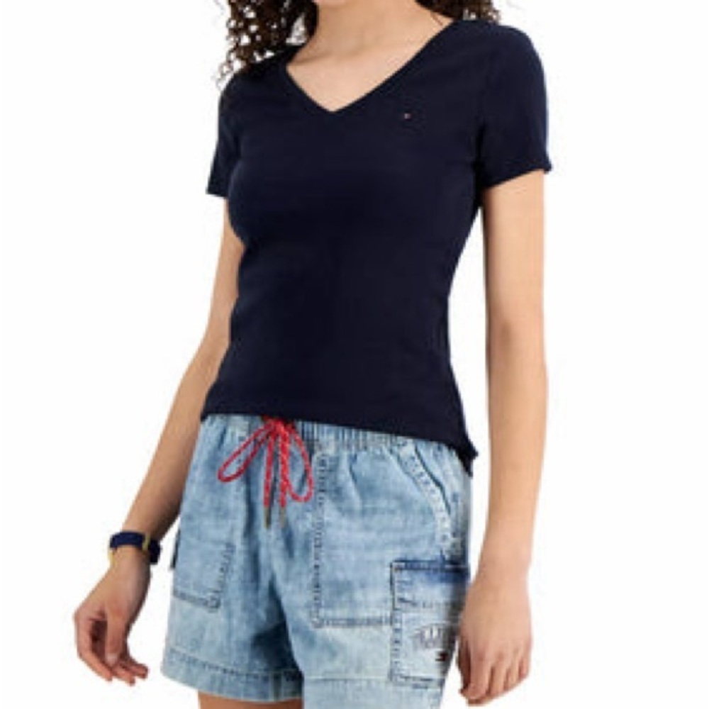 NWT Tommy Hilfiger V-Neck Favorite T-Shirt Women's Navy V-Neck Top size Medium - Picture 2 of 9